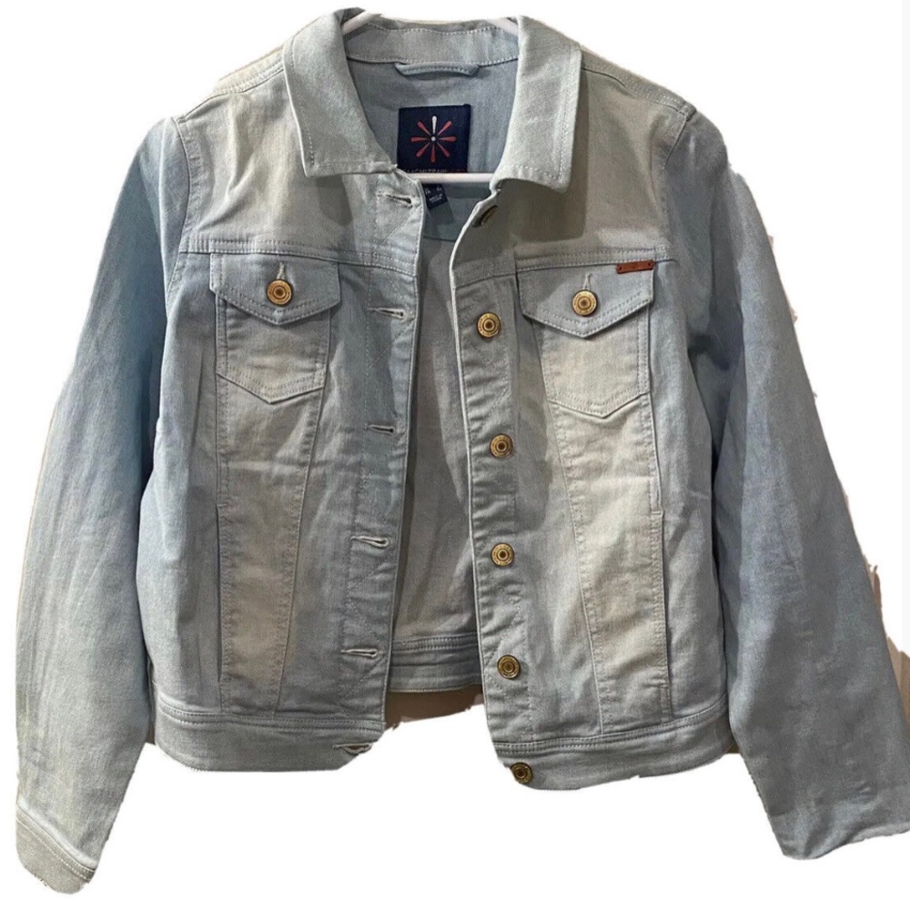 Isaac Mizrahi Live women’s denim jacket-size 8